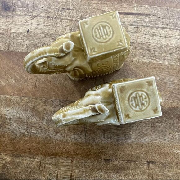 Pair of vintage glazed pottery majolica style petite elephant stands - Picture 3 of 4
